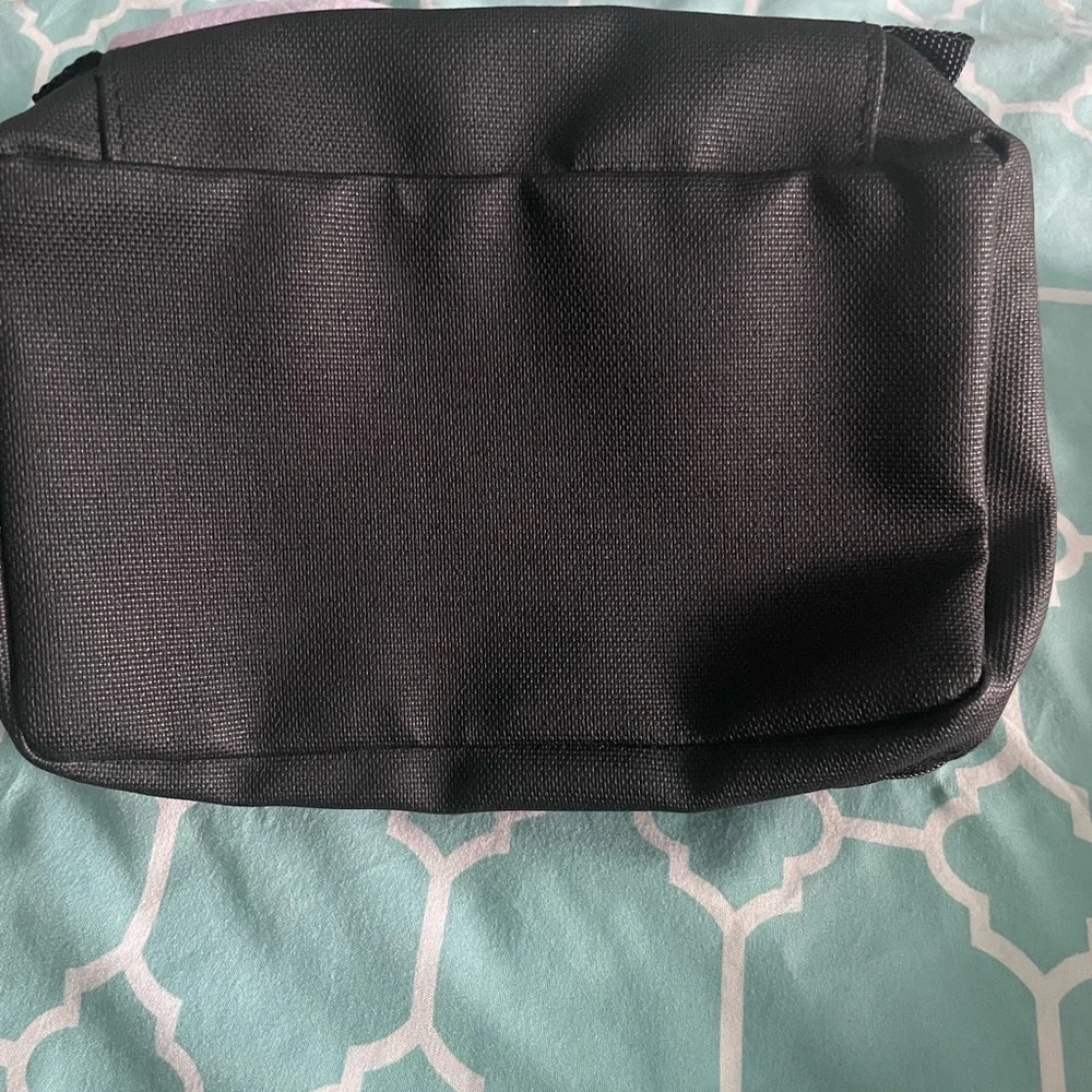 Small Samsonite Zippered Travel Bag